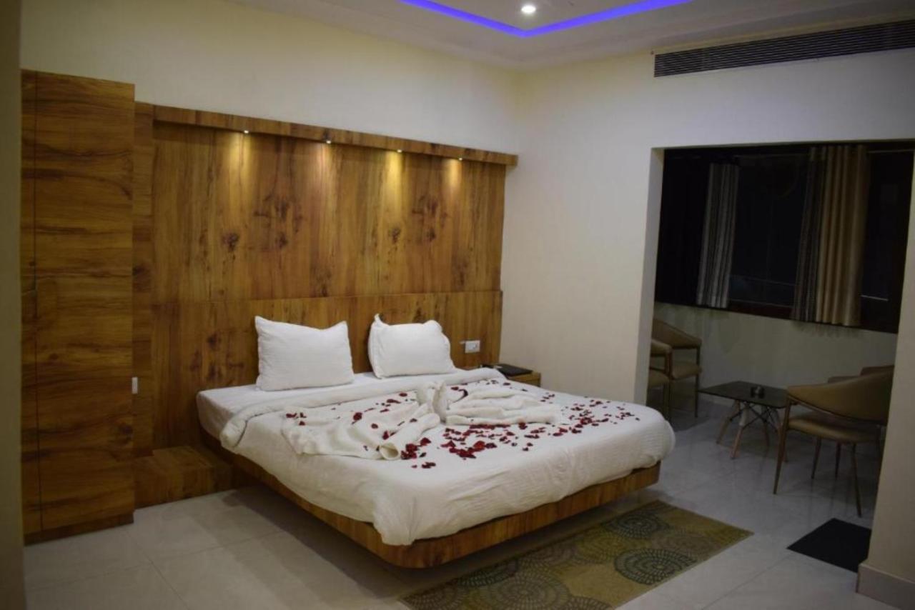 Hotel The Hills, Ambikapur Eksteriør billede